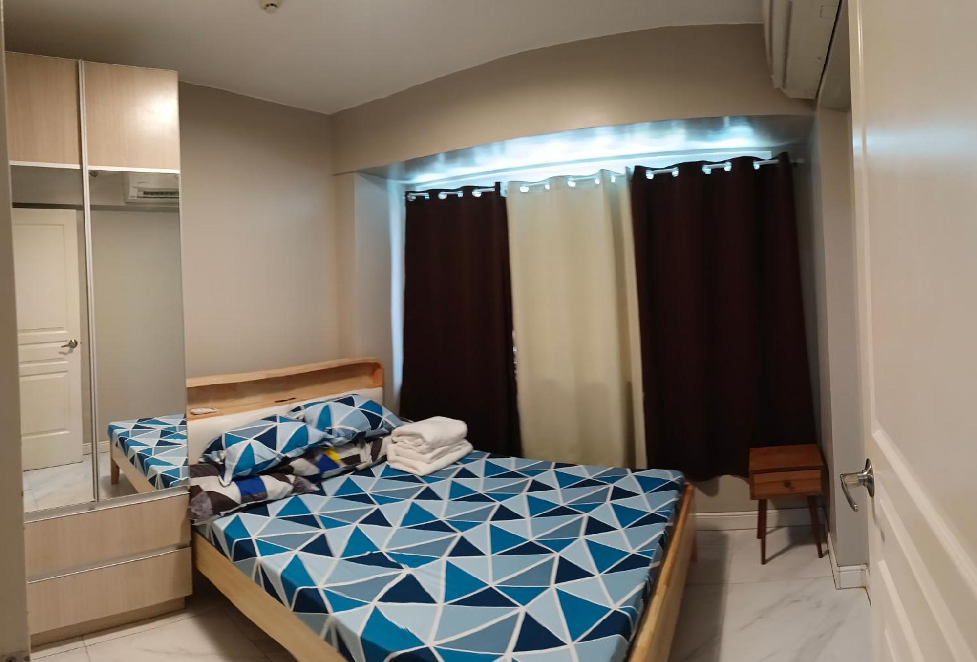 Monarch Parksuites - Balmoral Place Paranaque City Buitenkant foto